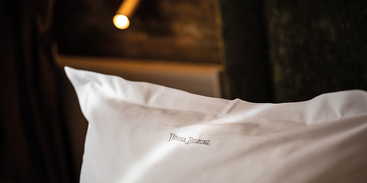 Einzelzimmer im Hotel Bristol mit gemütliche Betten