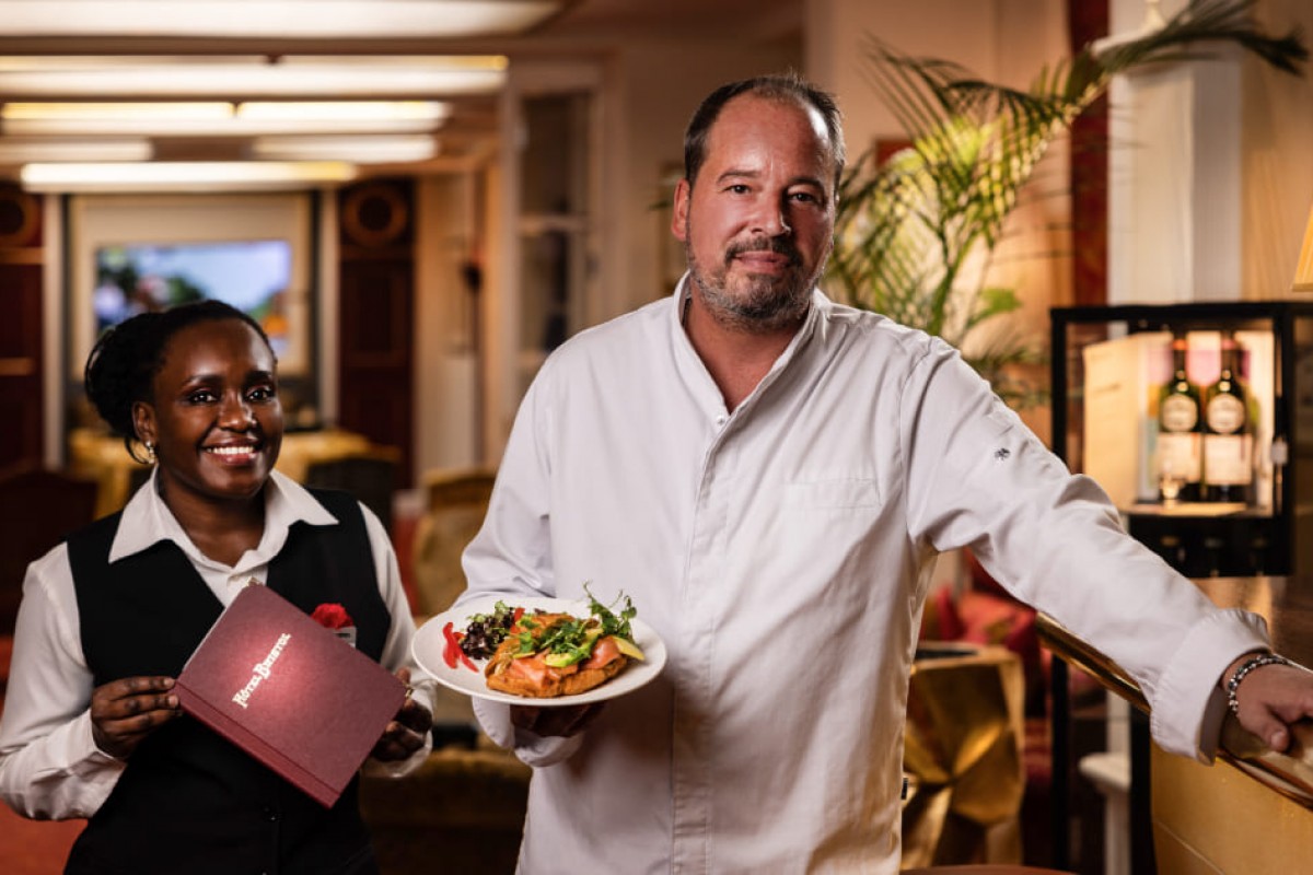 Küchenchef im Restaurant des Hotels Bistrol