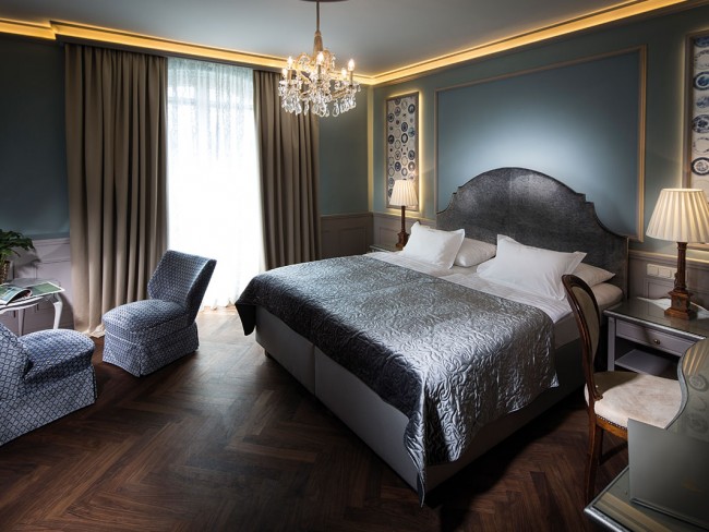 Individually furnished rooms and suites